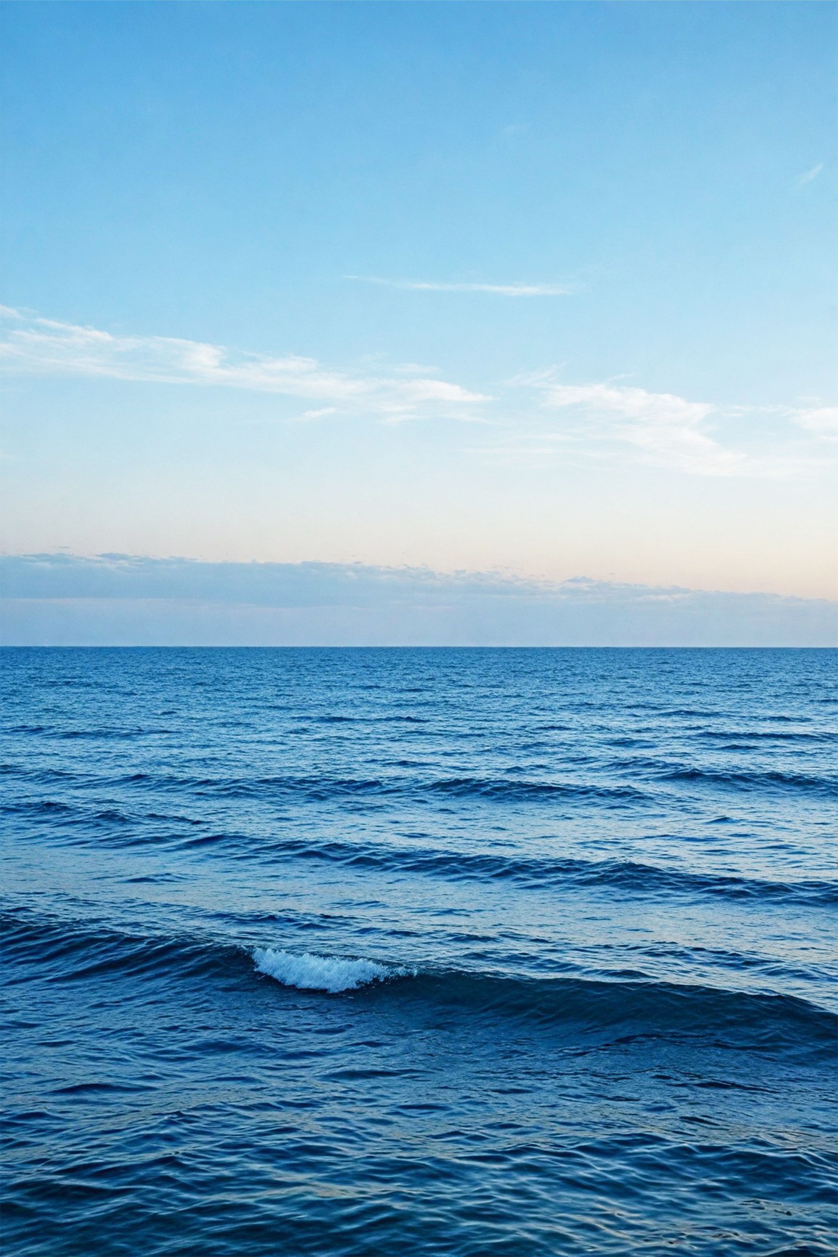 LumièreVue — Endless Horizon, uma fotografia de mar calmo adequada a uma sala de reunião